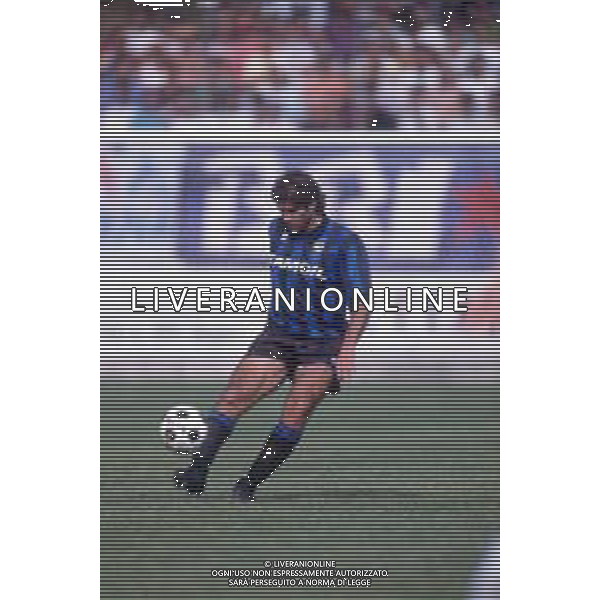 DIAP-RETROSPETTIVA TEBALDO BIGLIARDI CALCIATORE NELLA FOO TEBALDO BIGLIARDI CON LA MAGLIA DELL\'ATALANTA CALCIO NELL\'ANNO 1991-1992 AG ALDO LIVERANI SAS