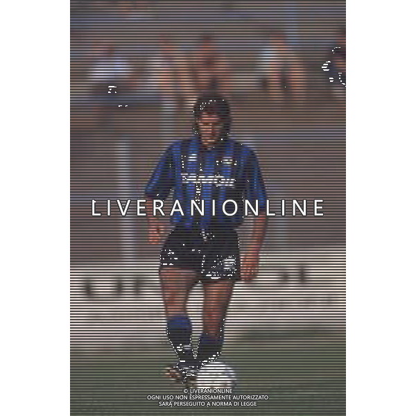 DIAP-RETROSPETTIVA TEBALDO BIGLIARDI CALCIATORE NELLA FOO TEBALDO BIGLIARDI CON LA MAGLIA DELL\'ATALANTA CALCIO NELL\'ANNO 1992-1993 AG ALDO LIVERANI SAS