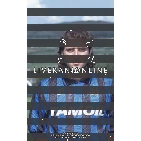 DIAP-RETROSPETTIVA TEBALDO BIGLIARDI CALCIATORE NELLA FOO TEBALDO BIGLIARDI CON LA MAGLIA DELL\'ATALANTA CALCIO NELL\'ANNO 1992-1993 AG ALDO LIVERANI SAS