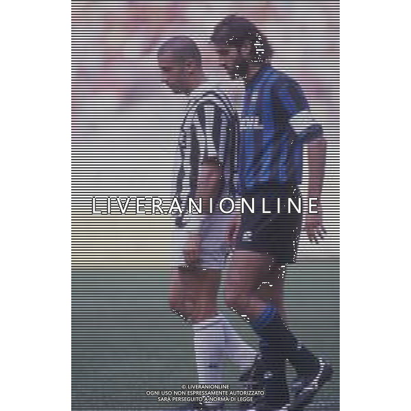 DIAP-RETROSPETTIVA TEBALDO BIGLIARDI CALCIATORE NELLA FOO TEBALDO BIGLIARDI CON LA MAGLIA DELL\'ATALANTA CALCIO NELL\'ANNO 1993 CON GIANLUCA VIALLI AG ALDO LIVERANI SAS