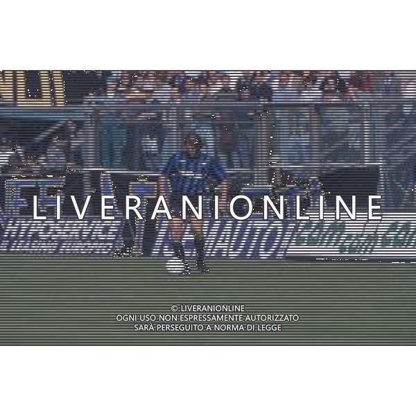 DIAP-RETROSPETTIVA TEBALDO BIGLIARDI CALCIATORE NELLA FOO TEBALDO BIGLIARDI CON LA MAGLIA DELL\'ATALANTA CALCIO NELL\'ANNO 1994 AG ALDO LIVERANI SAS
