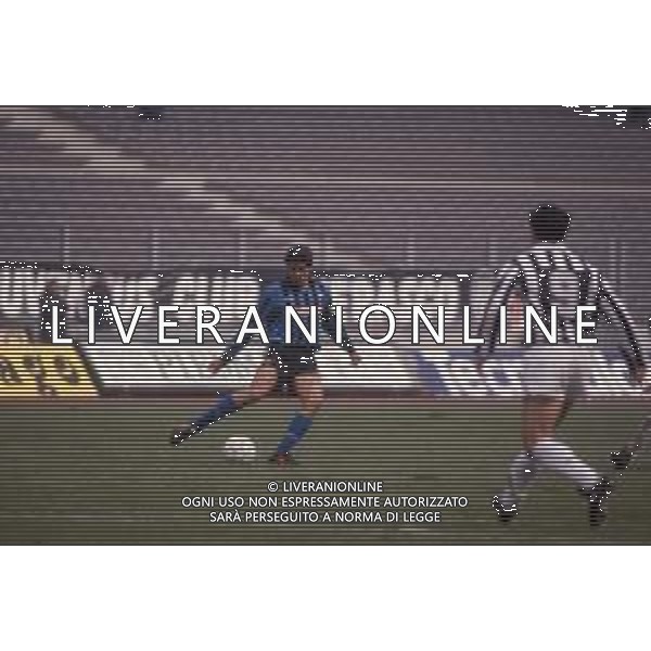 DIAP-RETROSPETTIVA ANTONIO CHAMOT CALCIATORE NELLA FOTO JOSE\' ANTONIO CHAMOT CON LA MAGLIA DEL PISA CALCIO NELL\'ANNO 1990-91 AG ALDO LIVERANI SAS