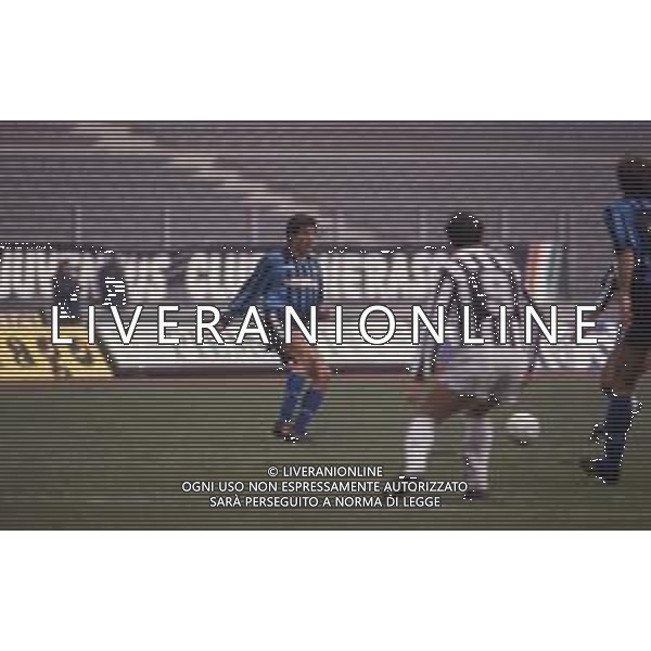 DIAP-RETROSPETTIVA ANTONIO CHAMOT CALCIATORE NELLA FOTO JOSE\' ANTONIO CHAMOT CON LA MAGLIA DEL PISA CALCIO NELL\'ANNO 1990-91 AG ALDO LIVERANI SAS