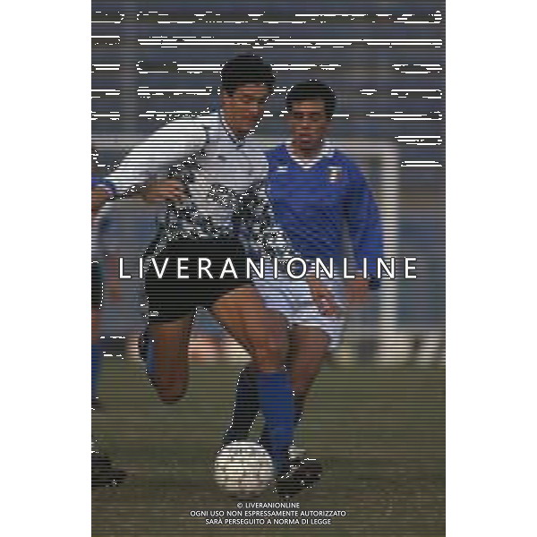 DIAP-RETROSPETTIVA ANTONIO CHAMOT CALCIATORE NELLA FOTO JOSE\' ANTONIO CHAMOT CON LA MAGLIA DEL PISA CALCIO NELL\'ANNO 1991-92 AG ALDO LIVERANI SAS