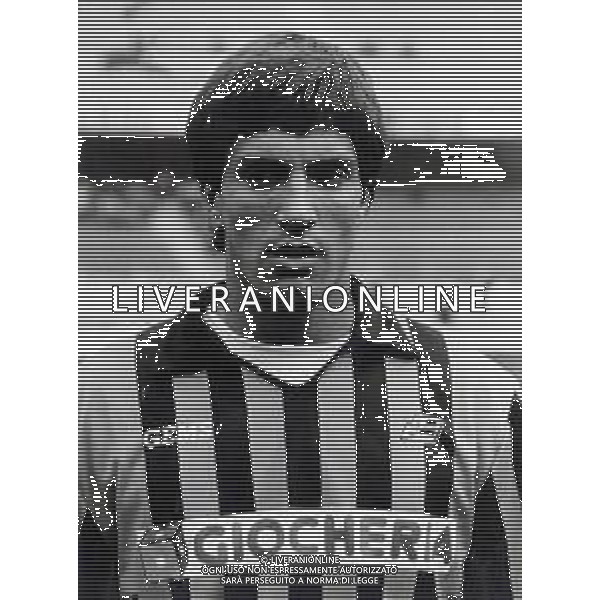 ST-RETROSPETTIVA ANTONIO CHAMOT CALCIATORE NELLA FOTO JOSE\' ANTONIO CHAMOT CON LA MAGLIA DEL PISA CALCIO NELL\'ANNO 1990-91 AG ALDO LIVERANI SAS