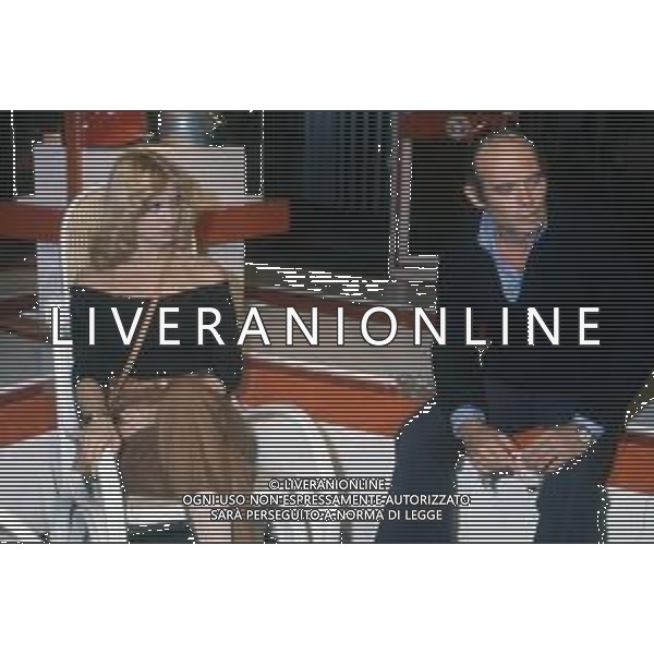DIAP-RETROSPETTIVA BEATRICE CORI PRESENTATRICE TELEVISIVA NELLA FOTO BEATRICE CORI A ROMA NELL\'ANNO 1981 CON PASUALE SQUITIERI FOTO EDGARDO DELLA SCORCIOSA-AG ALDO LIVERANI SAS