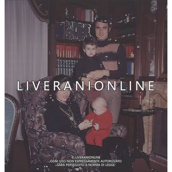 COL-RETROSPETTIVA ALBERTO GINULFI CALCIATORE NELLA FOTO ALBERTO GINULFI CON LA FAMIGLIA AG ALDO LIVERANI SAS