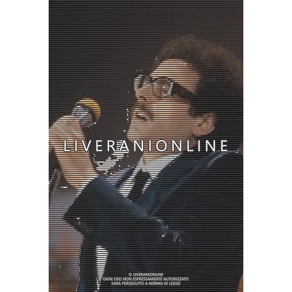 DIAP-RETROSPETTIVA EDOARDO DE CRESCENZO CANTANTE NELLA FOTO EDOARDO DE CRESCENZO A SANREMO NELL\'ANNO 1981 AG ALDO LIVERANI SAS