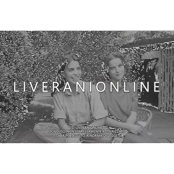 ST-RETROSPETTIVA FRANCESCA COMENCINI REGISTA NELLA FOTO FRANCESCA COMENCINI CON GIULIA BOSCHI A VENEZIA NELL\'ANNO 1984 AG ALDO LIVERANI SAS