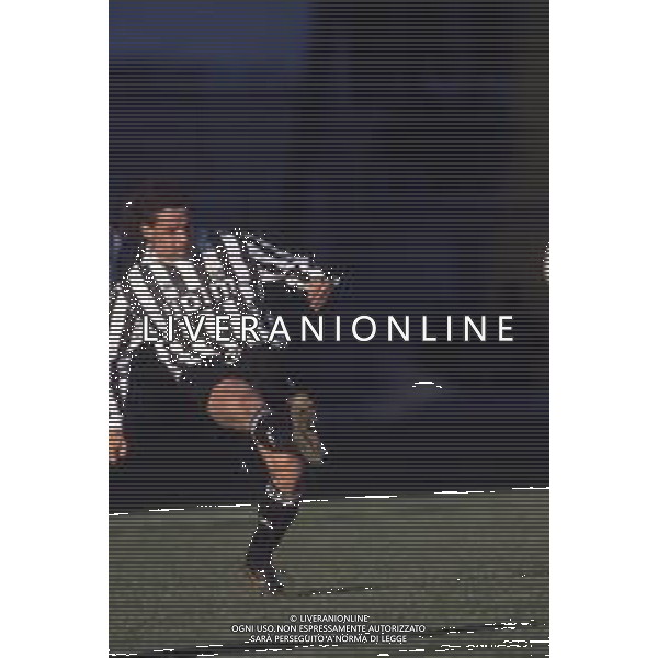 DIAP-RETROSPETTIVA ROBERTO BAGGIO CALCIATORE NELLA FOTO ROBERTO BAGGIO CON LA MAGLIA DELLA JUVENTUS NELL\'ANNO 1990 AG ALDO LIVERANI SAS