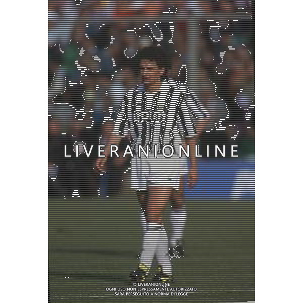 DIAP-RETROSPETTIVA ROBERTO BAGGIO CALCIATORE NELLA FOTO ROBERTO BAGGIO CON LA MAGLIA DELLA JUVENTUS NELL\'ANNO 1990 AG ALDO LIVERANI SAS