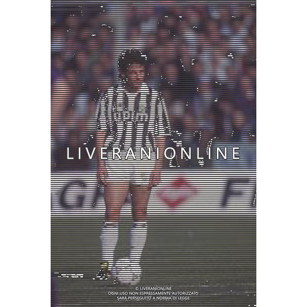 DIAP-RETROSPETTIVA ROBERTO BAGGIO CALCIATORE NELLA FOTO ROBERTO BAGGIO CON LA MAGLIA DELLA JUVENTUS NELL\'ANNO 1990 AG ALDO LIVERANI SAS