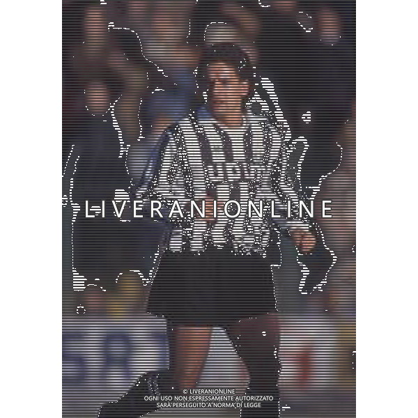 DIAP-RETROSPETTIVA ROBERTO BAGGIO CALCIATORE NELLA FOTO ROBERTO BAGGIO CON LA MAGLIA DELLA JUVENTUS NELL\'ANNO 1990 AG ALDO LIVERANI SAS