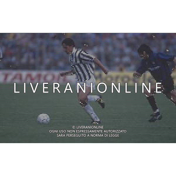 DIAP-RETROSPETTIVA ROBERTO BAGGIO CALCIATORE NELLA FOTO ROBERTO BAGGIO CON LA MAGLIA DELLA JUVENTUS NELL\'ANNO 1991 AG ALDO LIVERANI SAS