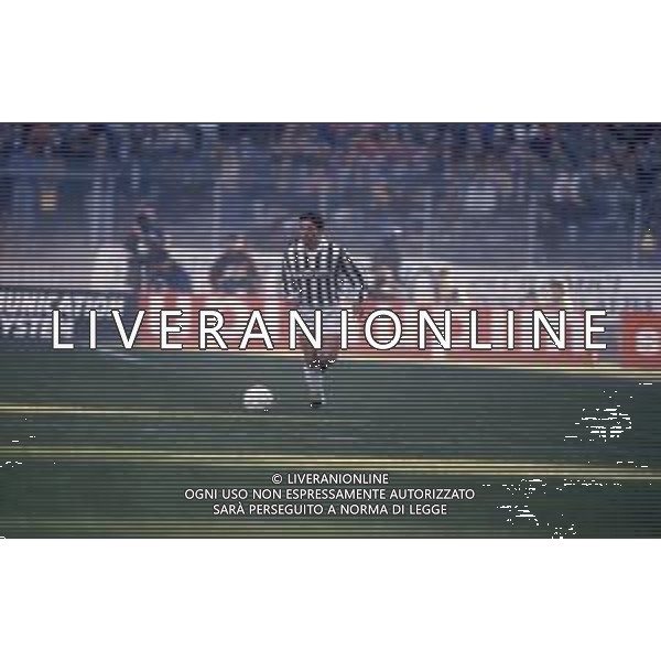 DIAP-RETROSPETTIVA ROBERTO BAGGIO CALCIATORE NELLA FOTO ROBERTO BAGGIO CON LA MAGLIA DELLA JUVENTUS NELL\'ANNO 1991 AG ALDO LIVERANI SAS