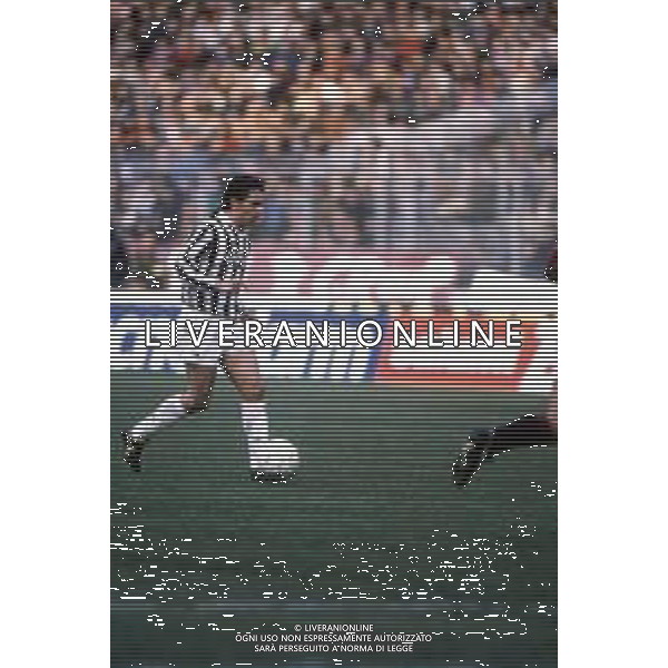 DIAP-RETROSPETTIVA ROBERTO BAGGIO CALCIATORE NELLA FOTO ROBERTO BAGGIO CON LA MAGLIA DELLA JUVENTUS NELL\'ANNO 1991 AG ALDO LIVERANI SAS
