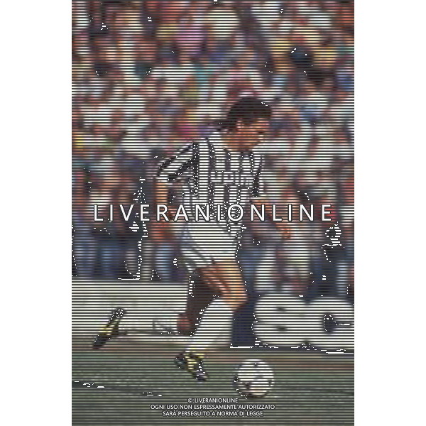 DIAP-RETROSPETTIVA ROBERTO BAGGIO CALCIATORE NELLA FOTO ROBERTO BAGGIO CON LA MAGLIA DELLA JUVENTUS NELL\'ANNO 1991 AG ALDO LIVERANI SAS