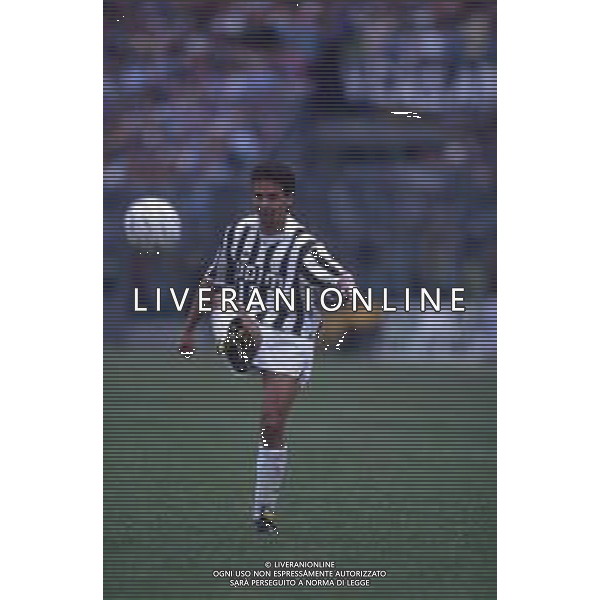 DIAP-RETROSPETTIVA ROBERTO BAGGIO CALCIATORE NELLA FOTO ROBERTO BAGGIO CON LA MAGLIA DELLA JUVENTUS NELL\'ANNO 1991 AG ALDO LIVERANI SAS