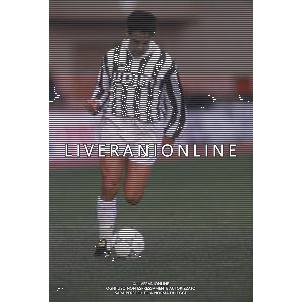 DIAP-RETROSPETTIVA ROBERTO BAGGIO CALCIATORE NELLA FOTO ROBERTO BAGGIO CON LA MAGLIA DELLA JUVENTUS NELL\'ANNO 1991 AG ALDO LIVERANI SAS