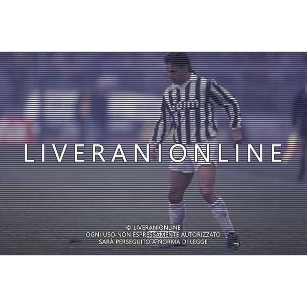 DIAP-RETROSPETTIVA ROBERTO BAGGIO CALCIATORE NELLA FOTO ROBERTO BAGGIO CON LA MAGLIA DELLA JUVENTUS NELL\'ANNO 1992 AG ALDO LIVERANI SAS
