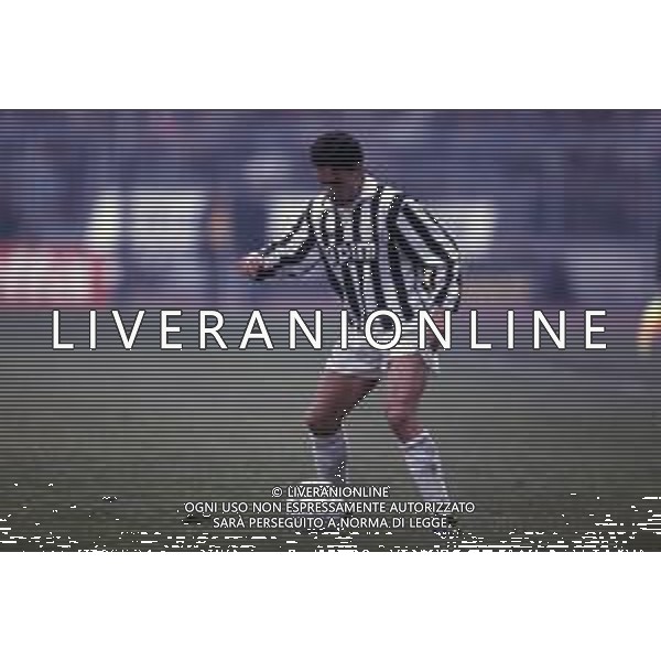 DIAP-RETROSPETTIVA ROBERTO BAGGIO CALCIATORE NELLA FOTO ROBERTO BAGGIO CON LA MAGLIA DELLA JUVENTUS NELL\'ANNO 1992 AG ALDO LIVERANI SAS