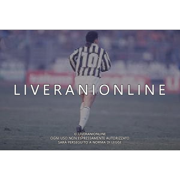 DIAP-RETROSPETTIVA ROBERTO BAGGIO CALCIATORE NELLA FOTO ROBERTO BAGGIO CON LA MAGLIA DELLA JUVENTUS NELL\'ANNO 1992 AG ALDO LIVERANI SAS