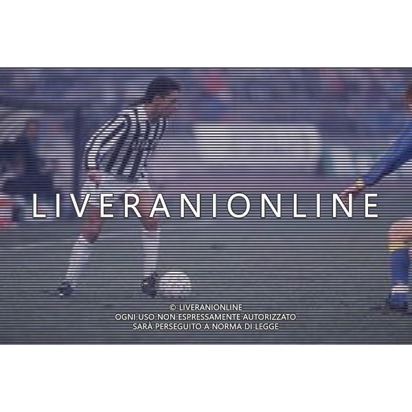 DIAP-RETROSPETTIVA ROBERTO BAGGIO CALCIATORE NELLA FOTO ROBERTO BAGGIO CON LA MAGLIA DELLA JUVENTUS NELL\'ANNO 1992 AG ALDO LIVERANI SAS