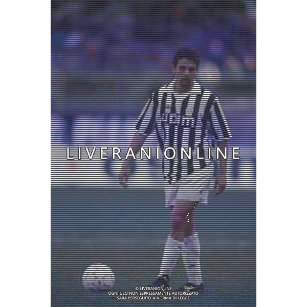 DIAP-RETROSPETTIVA ROBERTO BAGGIO CALCIATORE NELLA FOTO ROBERTO BAGGIO CON LA MAGLIA DELLA JUVENTUS NELL\'ANNO 1992 AG ALDO LIVERANI SAS