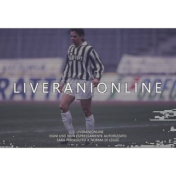 DIAP-RETROSPETTIVA ROBERTO BAGGIO CALCIATORE NELLA FOTO ROBERTO BAGGIO CON LA MAGLIA DELLA JUVENTUS NELL\'ANNO 1992 AG ALDO LIVERANI SAS