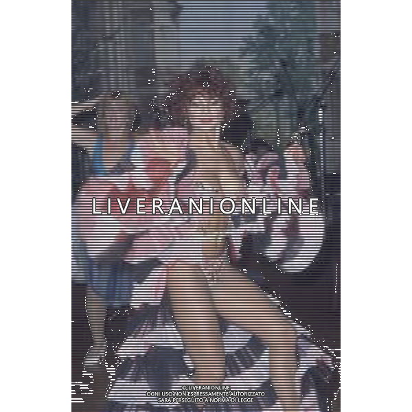 DIAP-RETROSPETTIVA CARMEN RUSSO ATTRICE E SHOWGIRL E BALLERINA NELLA FOTO CARMEN RUSSO A ROMA NELL\'ANNO 1983 FOTO EDGARDO DELLA SCORCIOSA-AG ALDO LIVERANI SAS