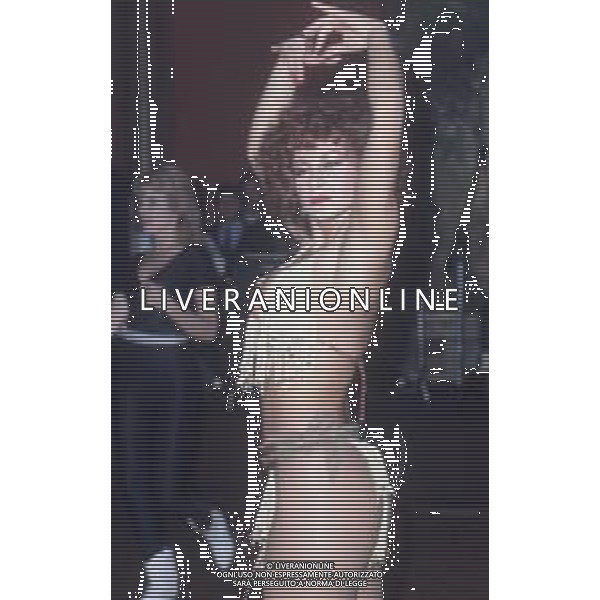 DIAP-RETROSPETTIVA CARMEN RUSSO ATTRICE E SHOWGIRL E BALLERINA NELLA FOTO CARMEN RUSSO A ROMA NELL\'ANNO 1983 FOTO EDGARDO DELLA SCORCIOSA-AG ALDO LIVERANI SAS