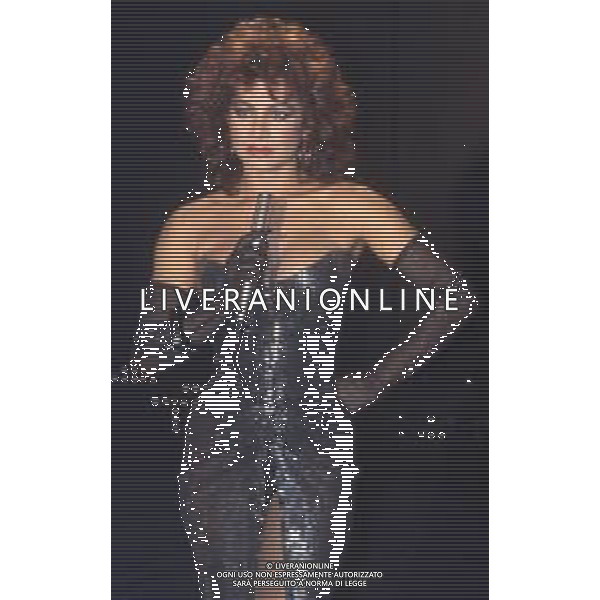 DIAP-RETROSPETTIVA CARMEN RUSSO ATTRICE E SHOWGIRL E BALLERINA NELLA FOTO CARMEN RUSSO A ROMA NELL\'ANNO 1983 FOTO EDGARDO DELLA SCORCIOSA-AG ALDO LIVERANI SAS