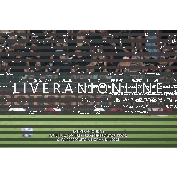 TVPM SALERNITANA SAMPDORIA NELLA FOTO: TIFOSI LANCIANO SEDIOLINI IN CAMPO PER PROTESTA FOTO MOSCA \ AGENZIA LIVERANI - AGENZIA ALDO LIVERANI SAS - Salernitana vs Sampdoria - Playout Campionato Calcio Serie BKT 22.06.2025
