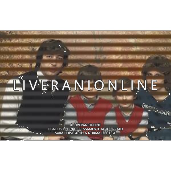 DIAP-RETROSPETTIVA DOMENICO PENZO CALCIATORE NELLA FOTO DOMENICO PENZO CON LA FAMIGLIA A VERONA NELL\'ANNO 1983 FOTO MASSIMO BIANCHI-AG ALDO LIVERANI SAS