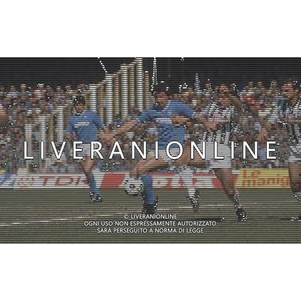 DIAP-RETROSPETTIVA DOMENICO PENZO CALCIATORE NELLA FOTO DOMENICO PENZO CON LA MAGLIA DEL NAPOLI CALCIO AG ALDO LIVERANI SAS