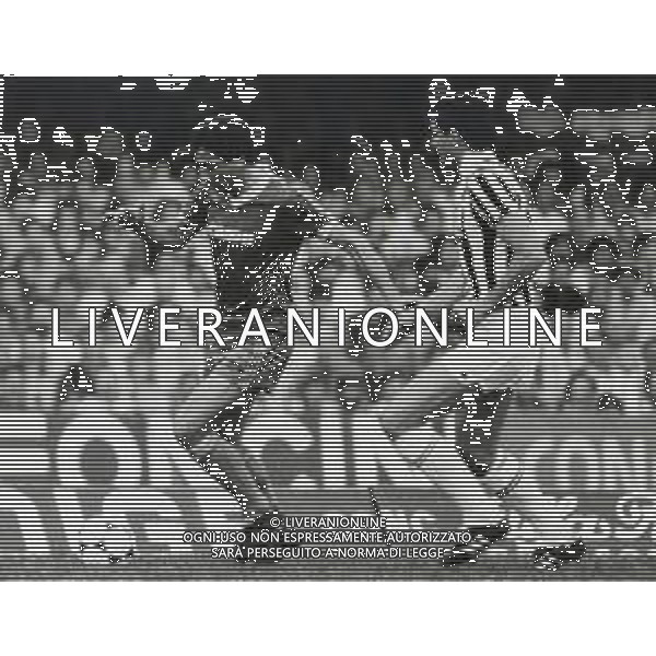 ST-RETROSPETTIVA DOMENICO PENZO CALCIATORE NELLA FOTO DOMENICO PENZO CON LA MAGLIA DEL VERONA CALCIO AG ALDO LIVERANI SAS