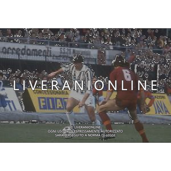 DIAP-RETROSPETTIVA DOMENICO PENZO CALCIATORE NELLA FOTO DOMENICO PENZO CON LA MAGLIA DELLA JUVENTUS CALCIO AG ALDO LIVERANI SAS