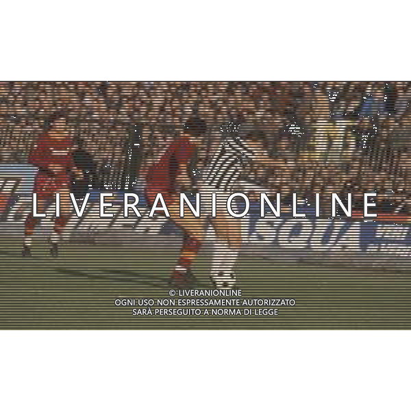 DIAP-RETROSPETTIVA DOMENICO PENZO CALCIATORE NELLA FOTO DOMENICO PENZO CON LA MAGLIA DELLA JUVENTUS CALCIO AG ALDO LIVERANI SAS