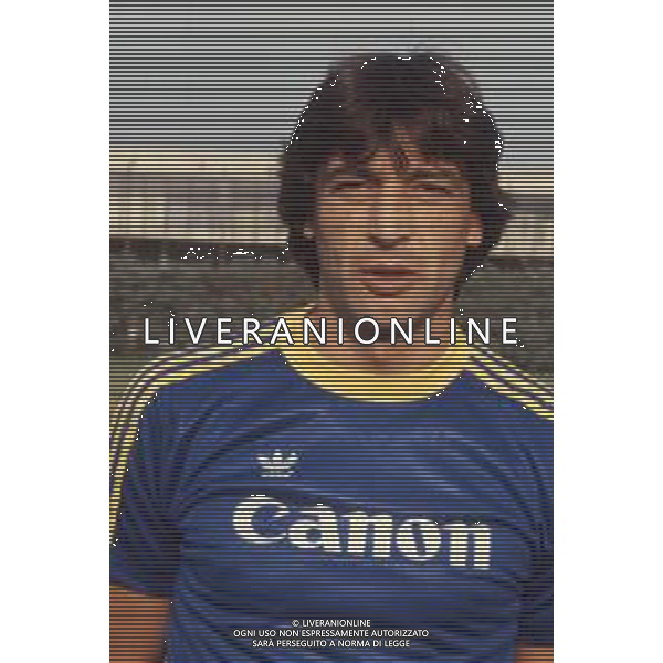 DIAP-RETROSPETTIVA DOMENICO PENZO CALCIATORE NELLA FOTO DOMENICO PENZO CON LA MAGLIA DEL VERONA CALCIO AG ALDO LIVERANI SAS