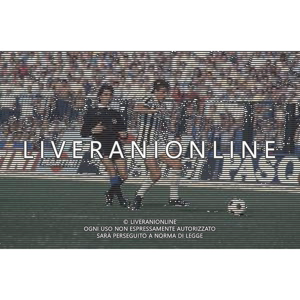 DIAP-RETROSPETTIVA DOMENICO PENZO CALCIATORE NELLA FOTO DOMENICO PENZO CON LA MAGLIA DELLA JUVENTUS CALCIO AG ALDO LIVERANI SAS