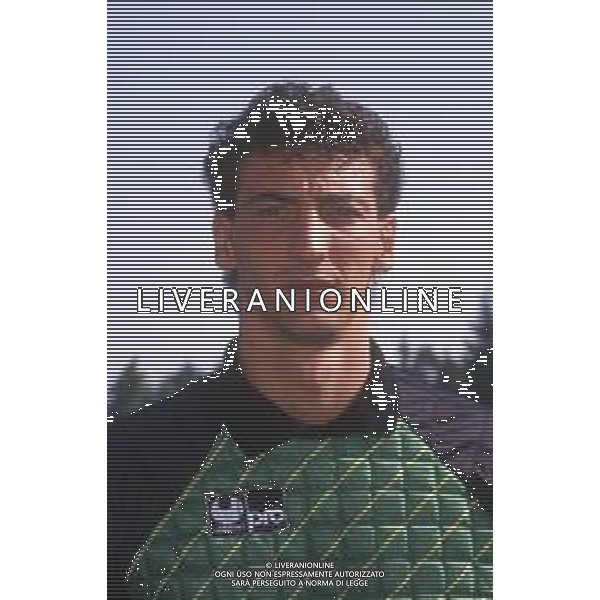 DIAP-RETROSPETTIVA NELLO CUSIN CALCIATORE NELLA FOTO NELLO CUSIN CON LA MAGLIA DEL BOLOGNA CALCIO AG ALDO LIVERANI SAS