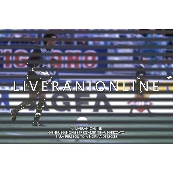 DIAP-RETROSPETTIVA NELLO CUSIN CALCIATORE NELLA FOTO NELLO CUSIN CON LA MAGLIA DEL BOLOGNA CALCIO AG ALDO LIVERANI SAS