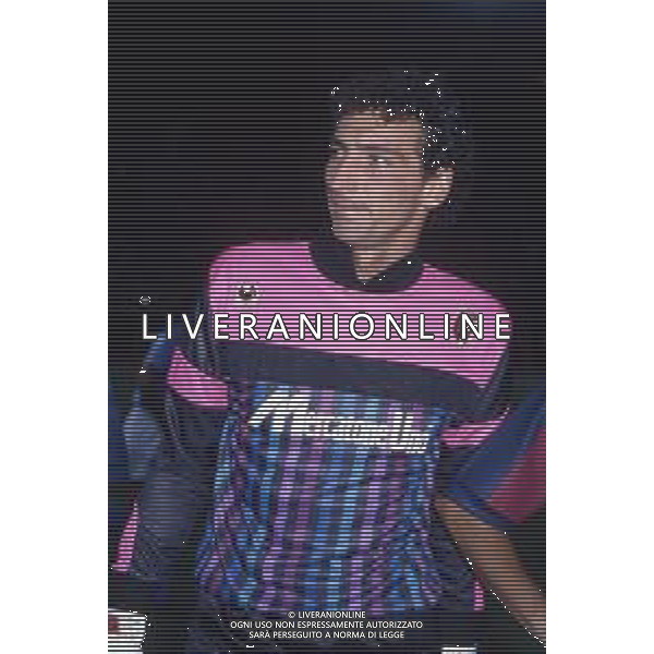 DIAP-RETROSPETTIVA NELLO CUSIN CALCIATORE NELLA FOTO NELLO CUSIN CON LA MAGLIA DEL BOLOGNA CALCIO AG ALDO LIVERANI SAS