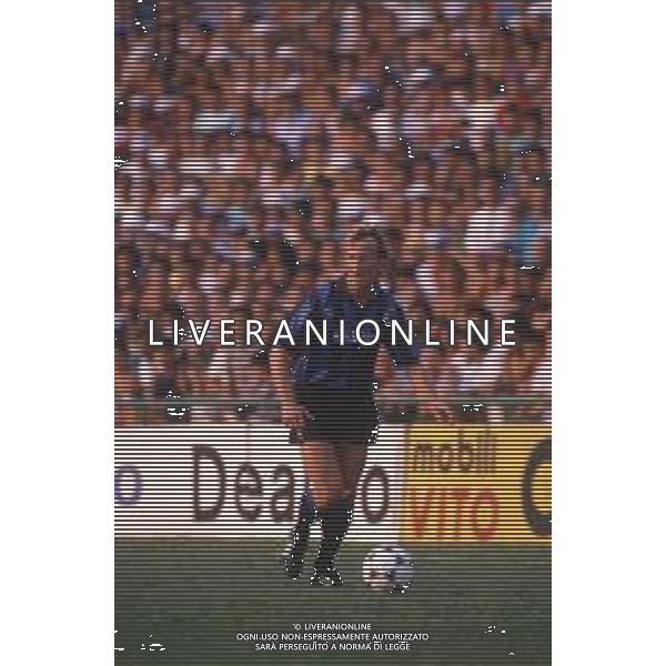 DIAP-RETROSPETTIVA ANDREAS BREHME CALCIATORE NELLA FOTO ANDREAS BREHME CON LA MAGLIA DELL\'INTER NELL\'ANNO 1988-1989 AG ALDO LIVERANI SAS