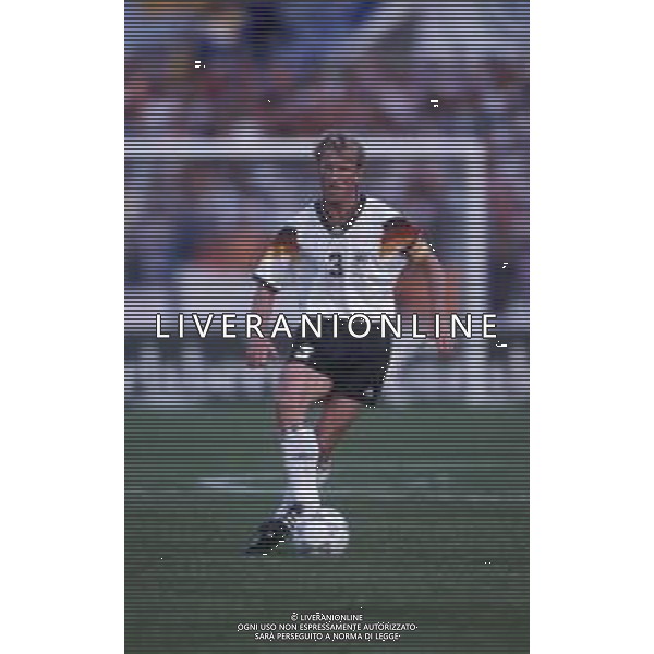 DIAP-RETROSPETTIVA ANDREAS BREHME CALCIATORE NELLA FOTO ANDREAS BREHME CON LA MAGLIA DELLA NAZIONALE TEDESCA AGLI EUROPEI 1992 AG ALDO LIVERANI SAS