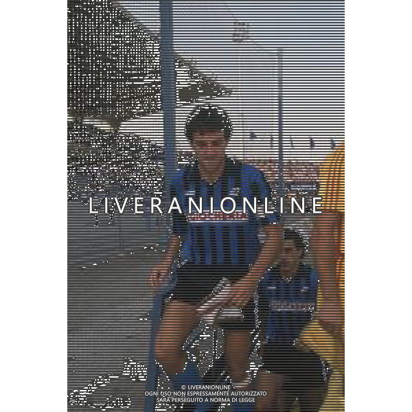 DIAP-RETROSPETTIVA LAMBERTO PIOVANELLI CALCIATORE NELLA FOTO LAMBERTO PIOVANELLI CON LA MAGLIA DEL PISA CALCIO NELL\'ANNO 1991 AG ALDO LIVERANI SAS