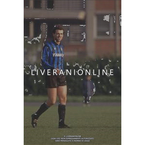 DIAP-RETROSPETTIVA LAMBERTO PIOVANELLI CALCIATORE NELLA FOTO LAMBERTO PIOVANELLI CON LA MAGLIA DELL\'ATALANTA CALCIO AG ALDO LIVERANI SAS 