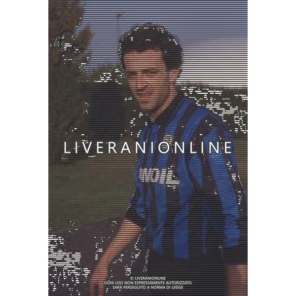 DIAP-RETROSPETTIVA LAMBERTO PIOVANELLI CALCIATORE NELLA FOTO LAMBERTO PIOVANELLI CON LA MAGLIA DELL\'ATALANTA CALCIO AG ALDO LIVERANI SAS 