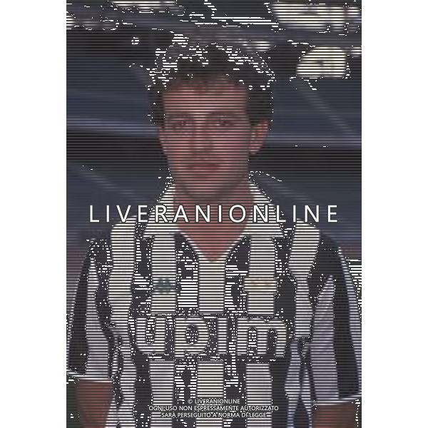 DIAP-RETROSPETTIVA LAMBERTO PIOVANELLI CALCIATORE NELLA FOTO LAMBERTO PIOVANELLI CON LA MAGLIA DELLA JUVENTUS AG ALDO LIVERANI SAS  
