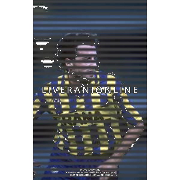 DIAP-RETROSPETTIVA LAMBERTO PIOVANELLI CALCIATORE NELLA FOTO LAMBERTO PIOVANELLI CON LA MAGLIA DEL VERONA CALCIO AG ALDO LIVERANI SAS  